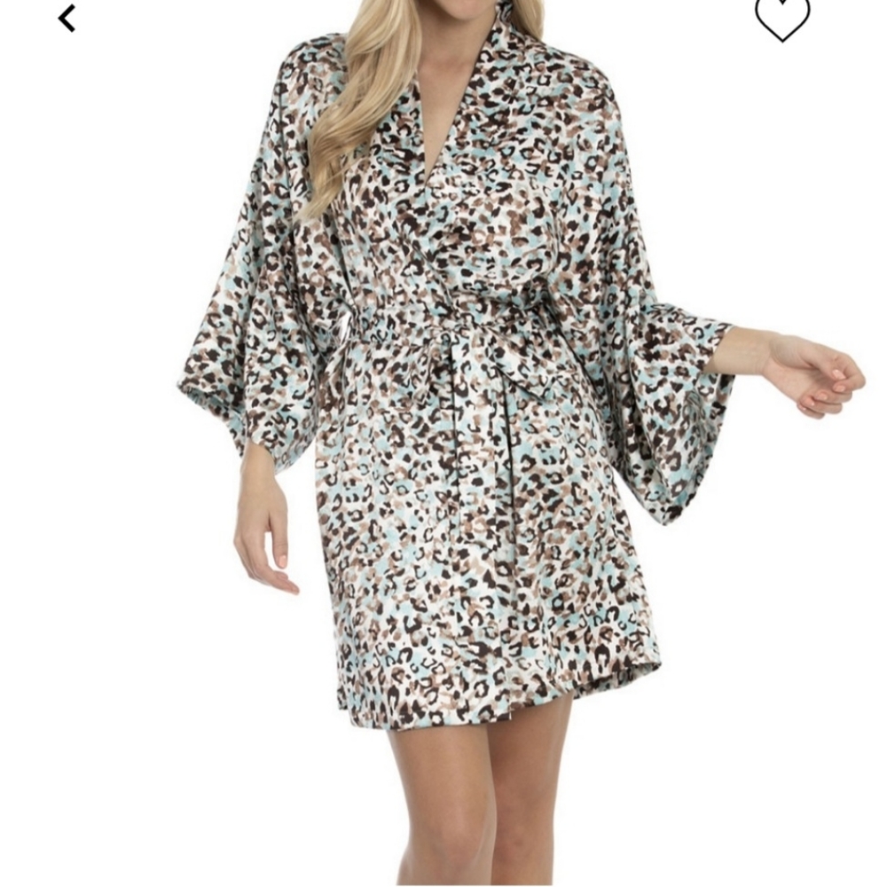 Women's Carmelita animal matte satin robe NWT M/L
